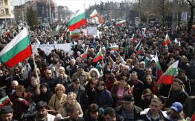 Βουλγαρία: Με μπλόκα στη Σόφια διαδηλωτές πιέζουν την κυβέρνηση να παραιτηθεί
